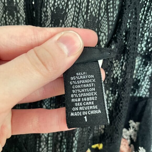 TORRID 1 Plus Size Super Soft Crew Neck Lace Yoke Tank Black Pink Yellow Floral - Picture 10 of 16